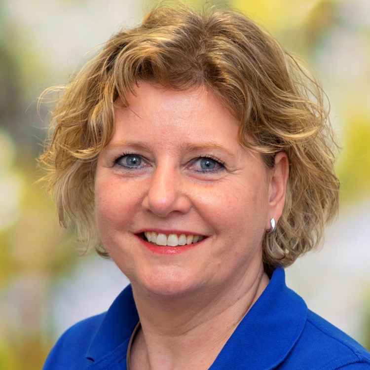 Caroline van de Steeg,